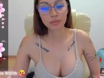 kisssnicol from Chaturbate