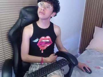kitty_muak60 from Chaturbate