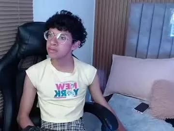 kitty_muak60 from Chaturbate