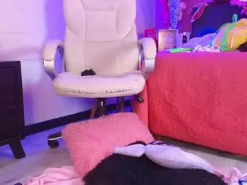 Explore our live girls sluts from our Custom and Multi clubs and checkout exclusive access to highly interactive content, such as shape, hair, titties, pussy type and many more.