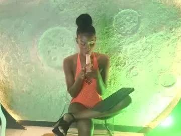 Kloee_12 webcams show profile image 