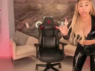 Explore our live girls sluts from our Custom and Multi clubs and checkout exclusive access to highly interactive content, such as shape, hair, titties, pussy type and many more.