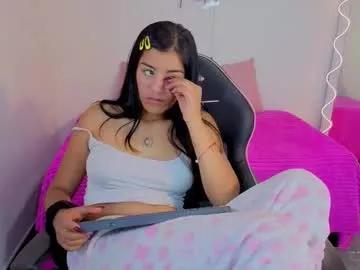 lalalutsy_tay from Chaturbate