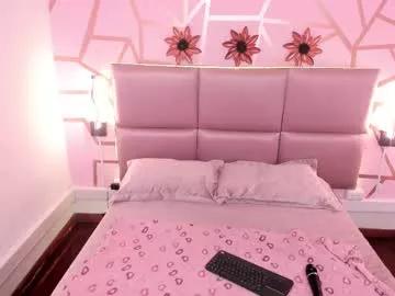 laraa_rous from Chaturbate