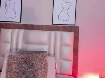 laragoldd from Chaturbate