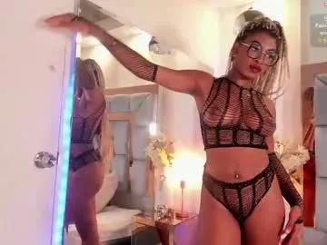 Explore our live girls sluts from our Custom and Multi clubs and checkout exclusive access to highly interactive content, such as shape, hair, titties, pussy type and many more.