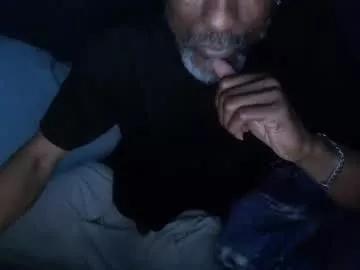 leeguy_hugedick from Chaturbate