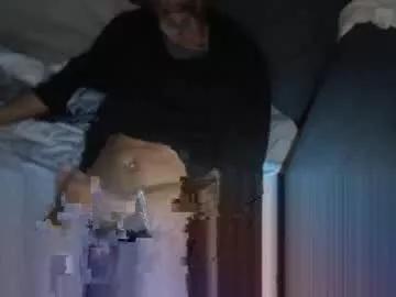 leeguy_hugedick from Chaturbate