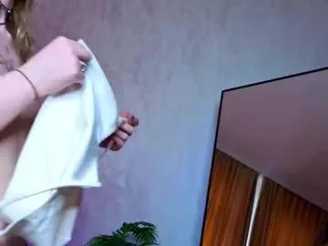 leiladwight from Chaturbate