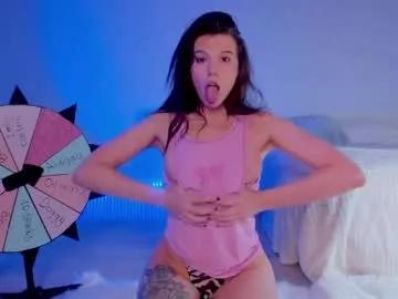 Explore our live girls sluts from our Custom and Multi clubs and checkout exclusive access to highly interactive content, such as shape, hair, titties, pussy type and many more.