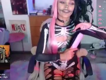 lila_bratz from Chaturbate