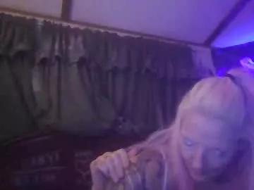 lilbit4u from Chaturbate