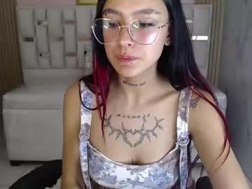 Explore our live girls sluts from our Custom and Multi clubs and checkout exclusive access to highly interactive content, such as shape, hair, titties, pussy type and many more.