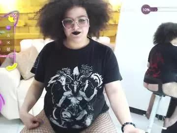 Explore our live girls sluts from our Custom and Multi clubs and checkout exclusive access to highly interactive content, such as shape, hair, titties, pussy type and many more.