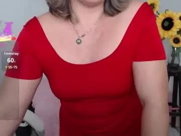 lilly_milf from Chaturbate