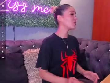 lillymaxwell from Chaturbate
