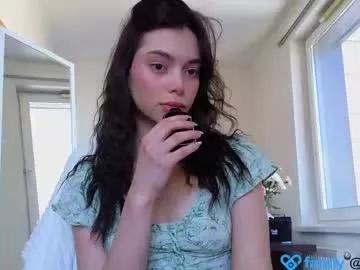 lilyewing_ from Chaturbate