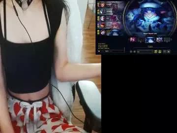 lilythrone from Chaturbate