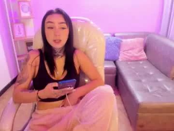 Explore our live girls sluts from our Custom and Multi clubs and checkout exclusive access to highly interactive content, such as shape, hair, titties, pussy type and many more.