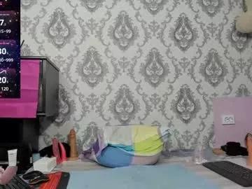 Explore our live girls sluts from our Custom and Multi clubs and checkout exclusive access to highly interactive content, such as shape, hair, titties, pussy type and many more.