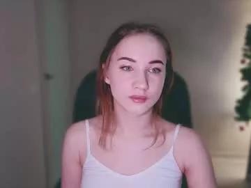 little_pretty_woman from Chaturbate