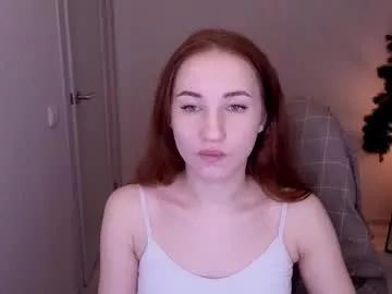 little_pretty_woman from Chaturbate