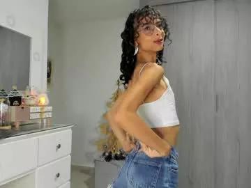 Explore our live girls sluts from our Custom and Multi clubs and checkout exclusive access to highly interactive content, such as shape, hair, titties, pussy type and many more.