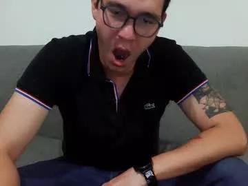 lobomx19 from Chaturbate