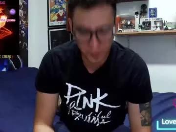 lobomx19 from Chaturbate