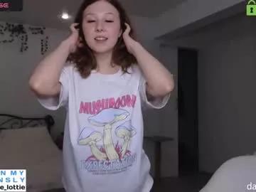 lottie_shine from Chaturbate