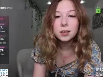 lottie_shine from Chaturbate