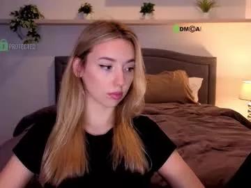 Lovelusik webcams show profile image 