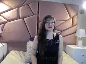 Luzhy webcams show profile image 