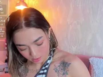 maca_bloom from Chaturbate