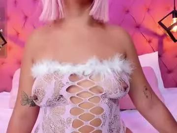 Explore our live girls sluts from our Custom and Multi clubs and checkout exclusive access to highly interactive content, such as shape, hair, titties, pussy type and many more.