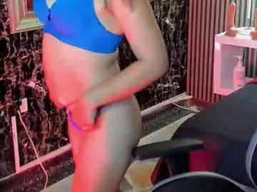 Explore our live girls sluts from our Custom and Multi clubs and checkout exclusive access to highly interactive content, such as shape, hair, titties, pussy type and many more.
