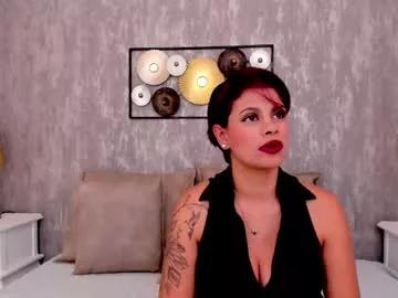 Explore our live girls sluts from our Custom and Multi clubs and checkout exclusive access to highly interactive content, such as shape, hair, titties, pussy type and many more.