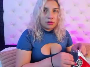 Explore our live girls sluts from our Custom and Multi clubs and checkout exclusive access to highly interactive content, such as shape, hair, titties, pussy type and many more.