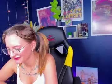 Explore our live girls sluts from our Custom and Multi clubs and checkout exclusive access to highly interactive content, such as shape, hair, titties, pussy type and many more.