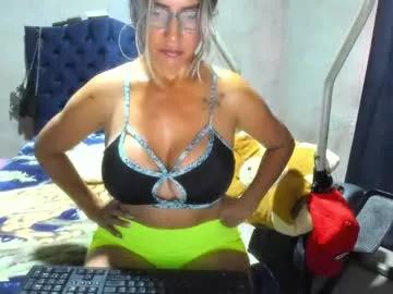 Explore our live girls sluts from our Custom and Multi clubs and checkout exclusive access to highly interactive content, such as shape, hair, titties, pussy type and many more.