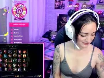 Explore our live girls sluts from our Custom and Multi clubs and checkout exclusive access to highly interactive content, such as shape, hair, titties, pussy type and many more.