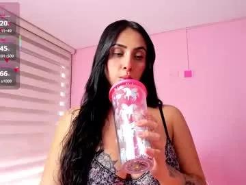 Explore our live girls sluts from our Custom and Multi clubs and checkout exclusive access to highly interactive content, such as shape, hair, titties, pussy type and many more.
