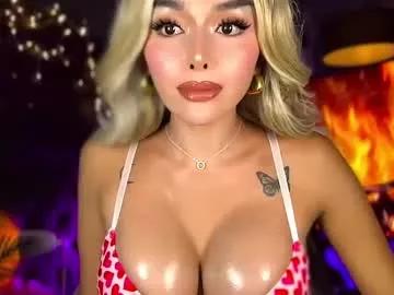 Explore our live girls sluts from our Custom and Multi clubs and checkout exclusive access to highly interactive content, such as shape, hair, titties, pussy type and many more.