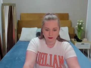 Explore our live girls sluts from our Custom and Multi clubs and checkout exclusive access to highly interactive content, such as shape, hair, titties, pussy type and many more.
