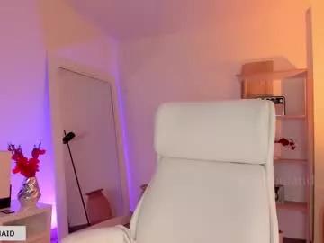 Explore our live girls sluts from our Custom and Multi clubs and checkout exclusive access to highly interactive content, such as shape, hair, titties, pussy type and many more.