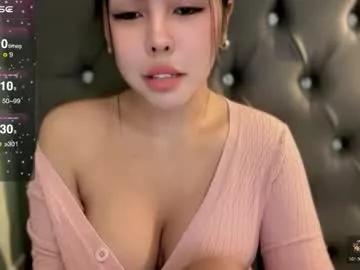 mollysky_smith from Chaturbate