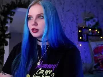 moon_valkyriie from Chaturbate