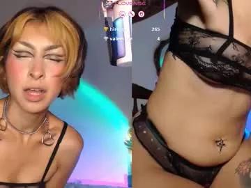 mooncinna from Chaturbate