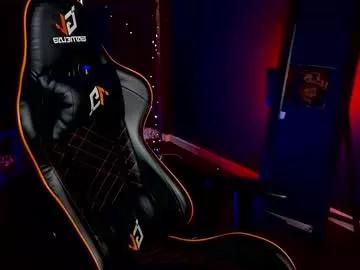 Explore our live girls sluts from our Custom and Multi clubs and checkout exclusive access to highly interactive content, such as shape, hair, titties, pussy type and many more.