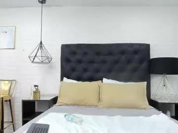 naia_rossee from Chaturbate